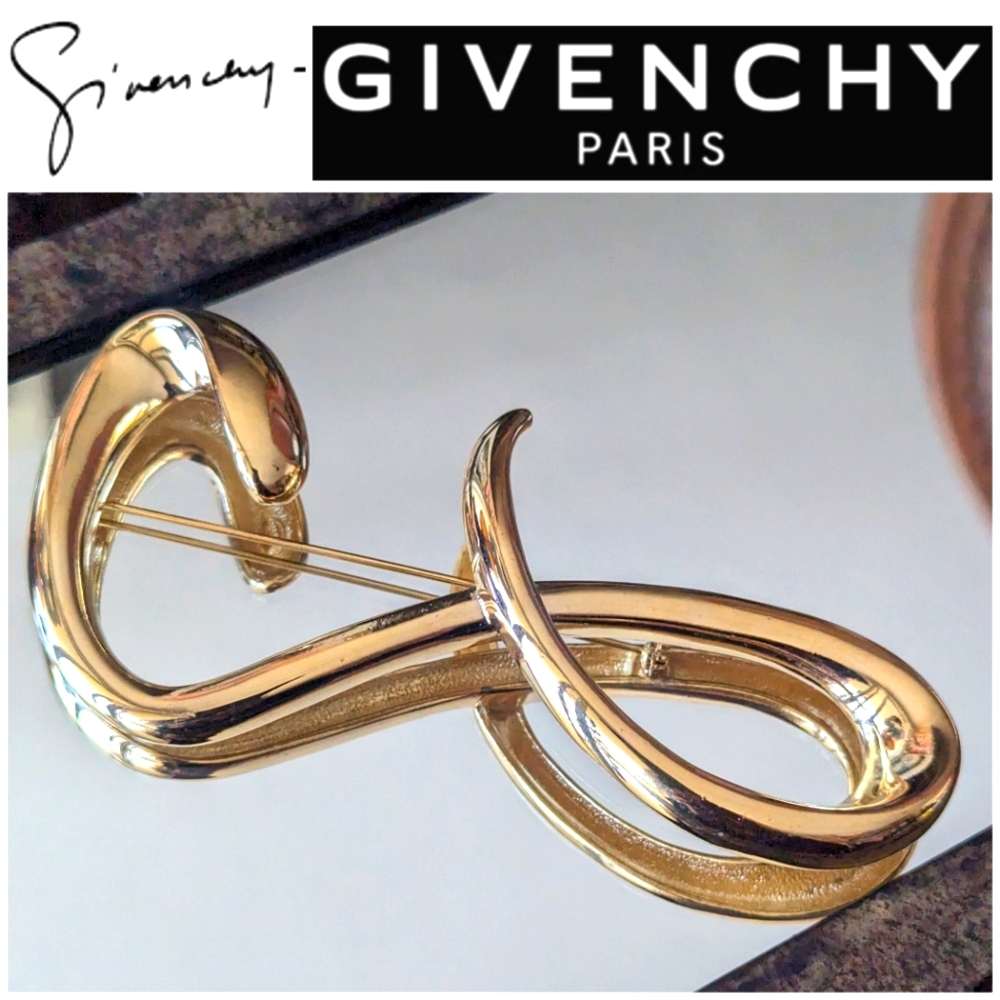 XXXL💯80's💥RUNWAY PIECE💥‼️'80s 💯GIVENCHY RUNWAY SIGNATURE "G" BROOCH